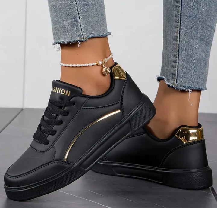 Women's low-cut faux leather sneakers with holographic heel trim Mune Fashion