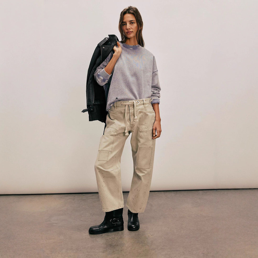 Women's high-waisted jeans in a loose fit with patch pockets and drawstring Mune Fashion
