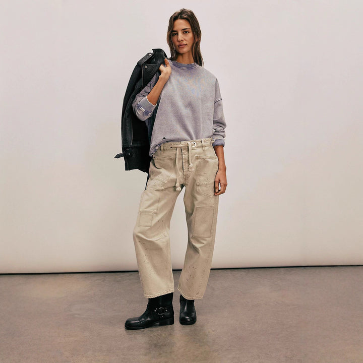 Women's high-waisted jeans in a loose fit with patch pockets and drawstring Mune Fashion