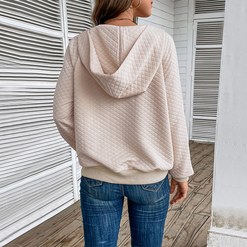 Women's quilted hoodie with half zipper, kangaroo pocket and quilted texture Mune Fashion