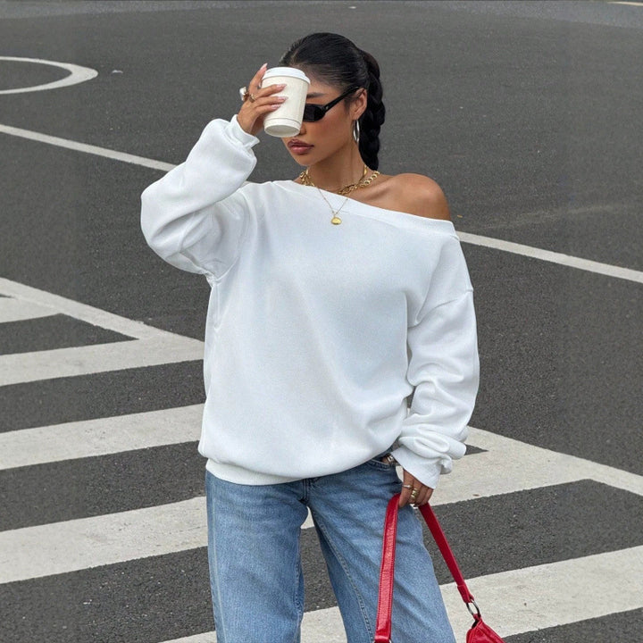 Women's Oversize Off-Shoulder Sweatshirt with Wide Cut and Diagonal Neckline Mune Fashion