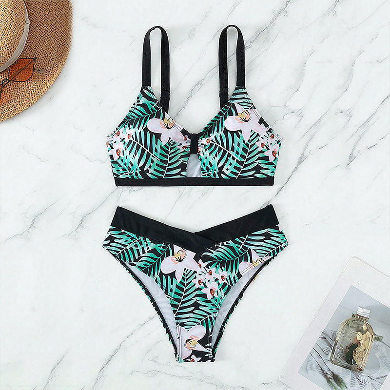 Ladies bikini set with floral design and adjustable straps Mune Fashion