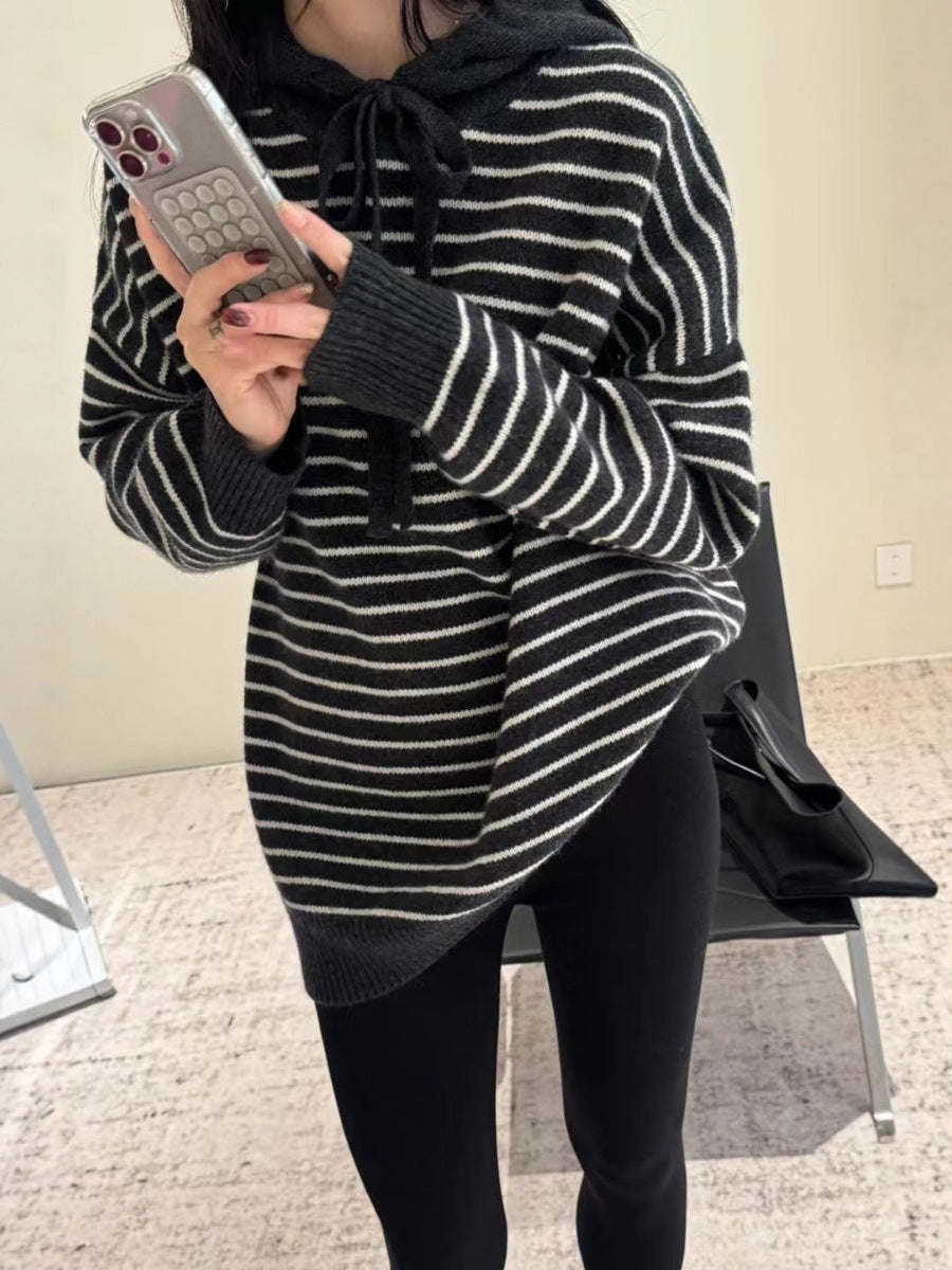 Women's oversized hoodie made of soft fine knit with nautical stripe pattern Mune Fashion