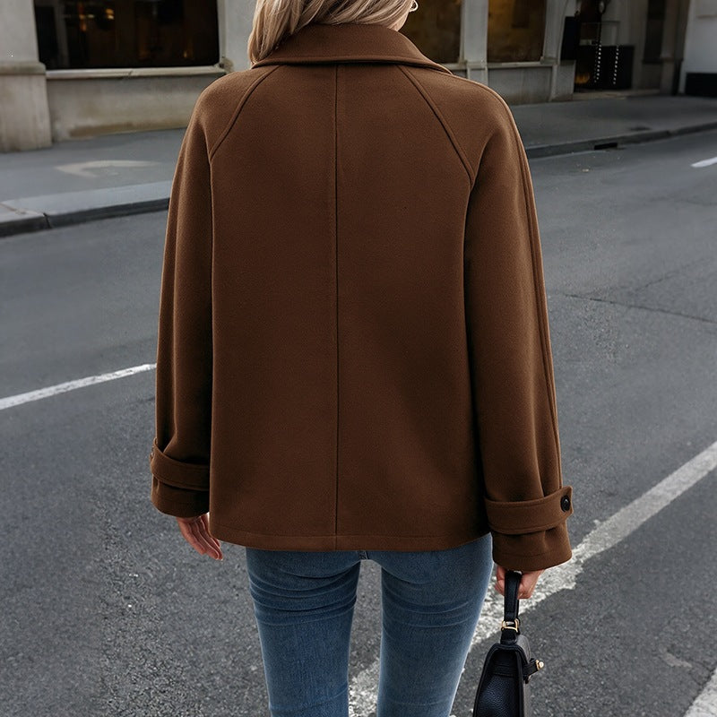 Women's short coat made of wool blend with shirt collar and straight cut Mune Fashion
