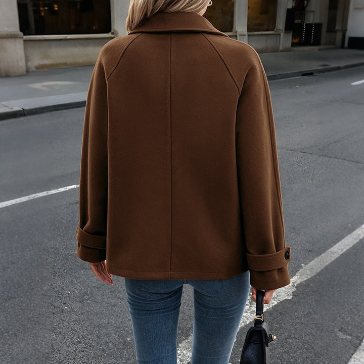 Women's short coat made of wool blend with shirt collar and straight cut Mune Fashion