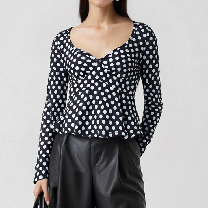 Women's long-sleeve top with polka dot pattern, fitted peplum and heart-shaped neckline Mune Fashion