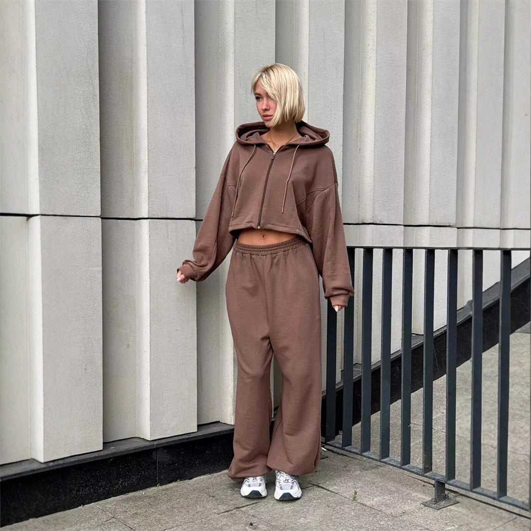 Women's short-cut zip hoodie and high-waist sweatpants lounge set with hood Mune Fashion