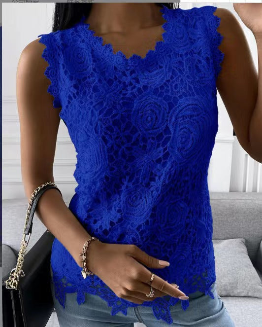 Women's lace top with V-neck, tailored silhouette and romantic wave hem Mune Fashion