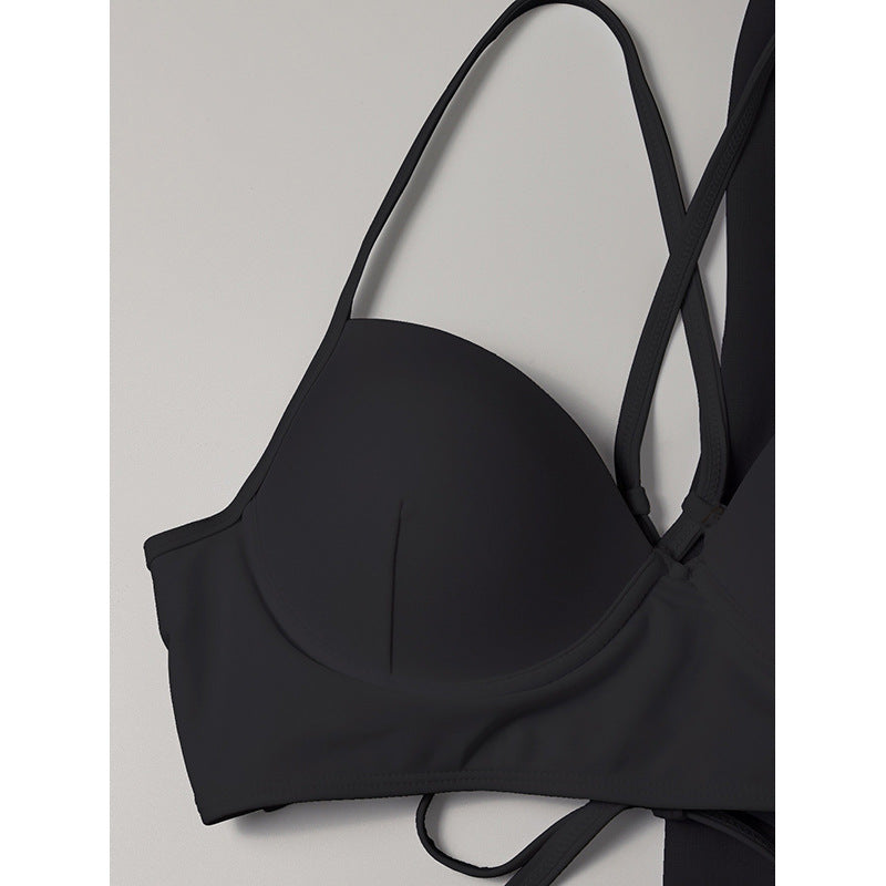 Women's bikini set with elegant bandeau top and high-waisted briefs Mune Fashion