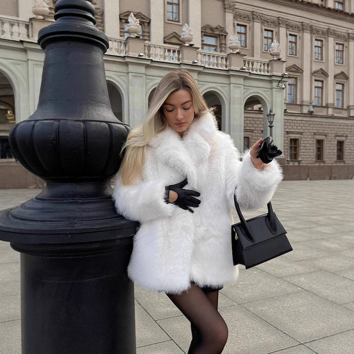 Ladies Luxurious Short Coat made of Long-Pile Faux Fur with Wide Shawl Collar Mune Fashion