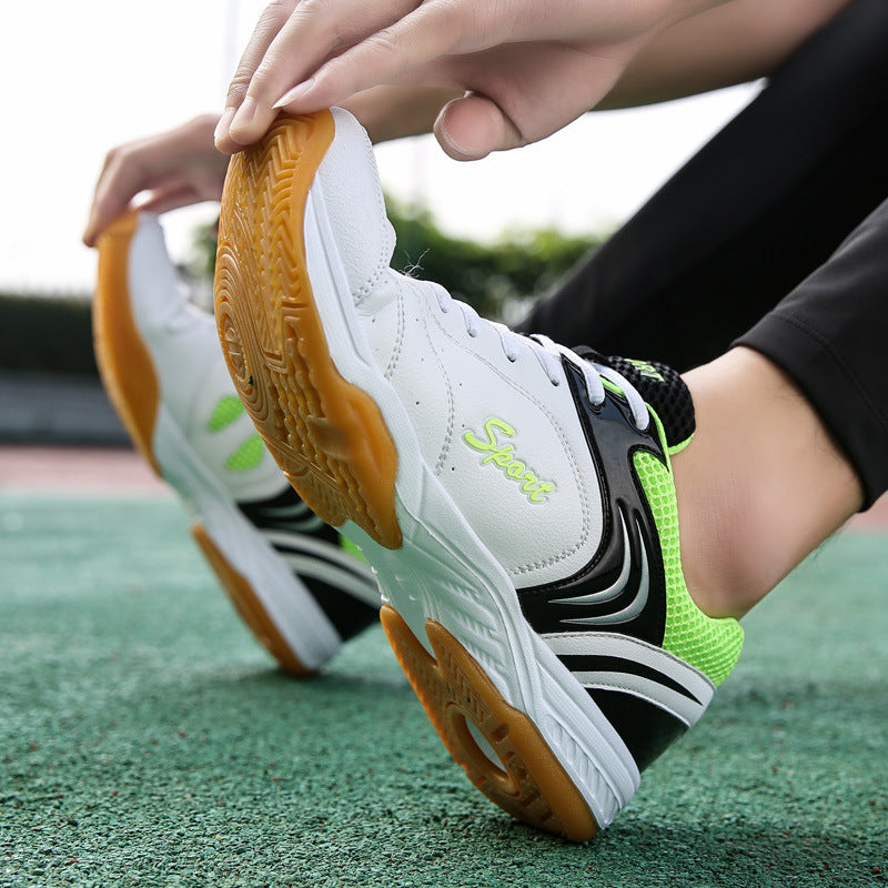 Men's nano lightweight indoor court shoe with non-marking rubber outsole, reinforced toe cap, and cushioning foam midsole Mune Fashion