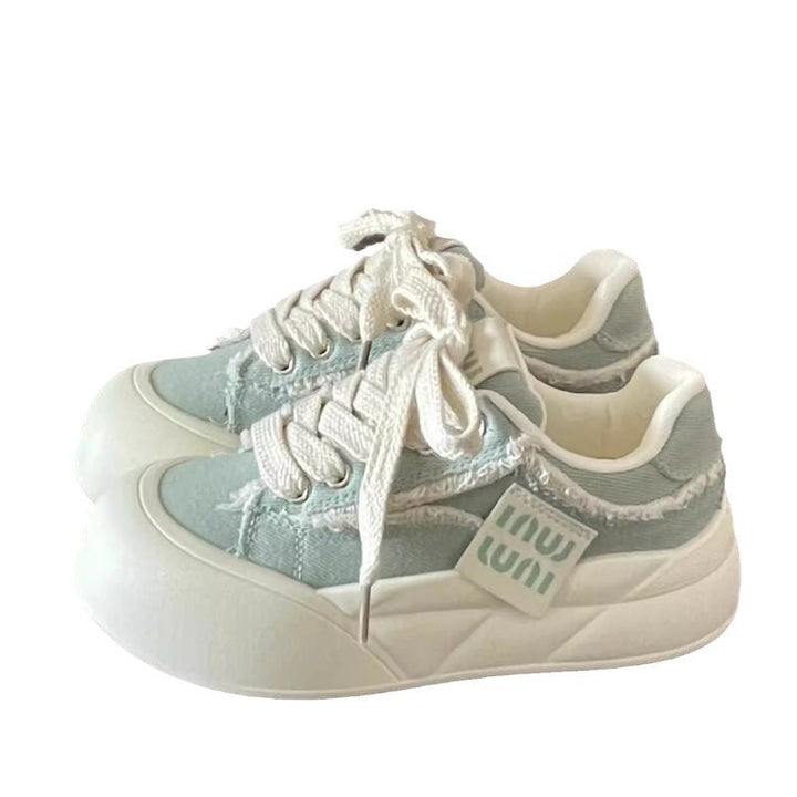 Women Sneakers with trendy star application and comfortable outsole Mune Fashion