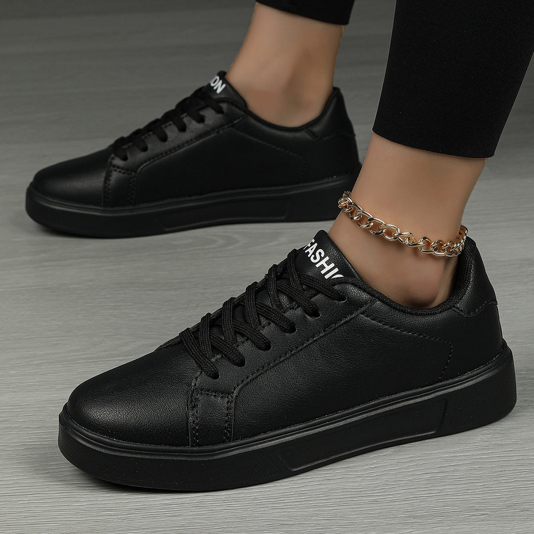 Women's nano minimalist sneakers in vegan leather look with padded comfort sole Mune Fashion