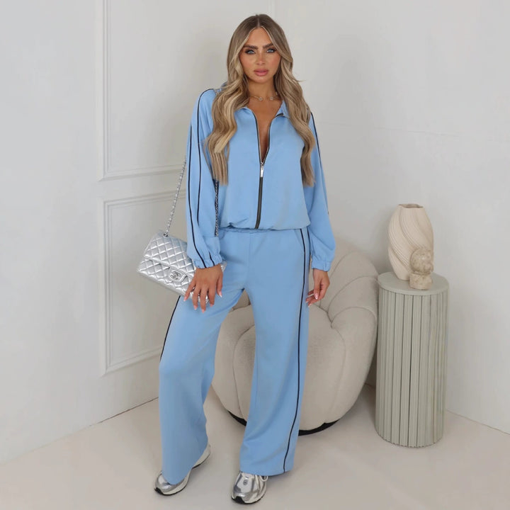 Women Two-Piece Training Set with Zipper and Contrast Piping Mune Fashion