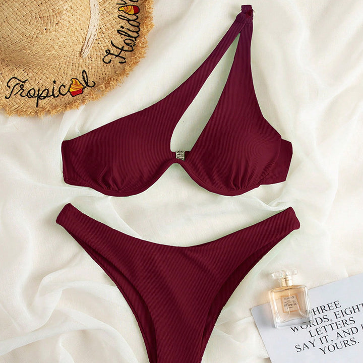 Women triangle bikini with asymmetrical design and ergonomic cut Mune Fashion