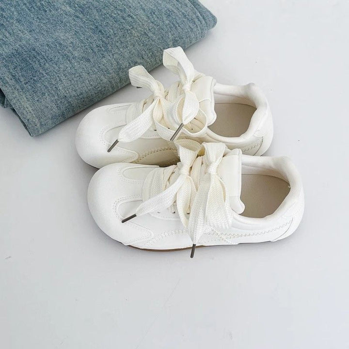 Women's fashionable sneakers with particularly soft upper material and adjustable Velcro closure Mune Fashion