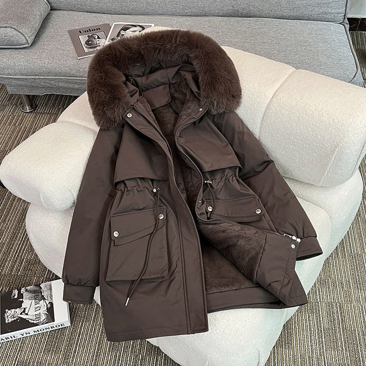 Ladies Fashionable Winter Parka with Cozy Inner Lining and Practical Pockets Mune