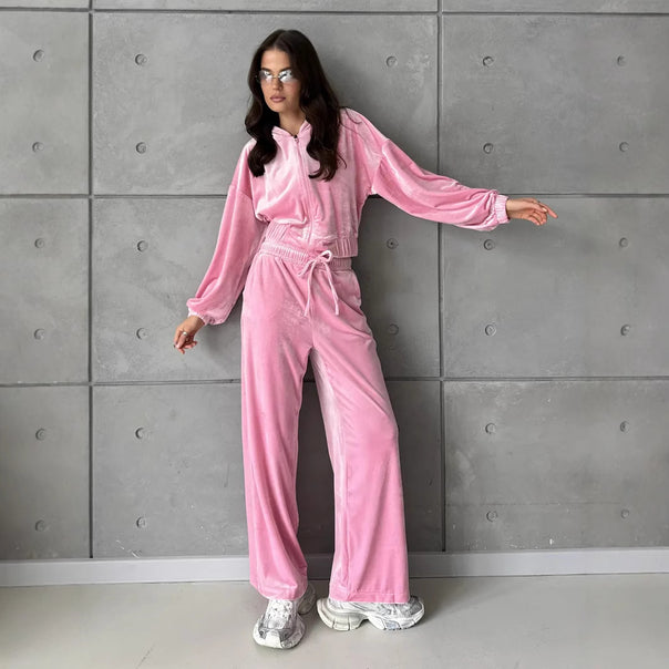 Women's soft velvet lounge set with short zip hooded jacket and wide high-waist pants Mune Fashion