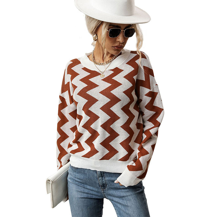 Ladies figure-friendly fine knit sweater with zigzag jacquard and round neckline Mune Fashion