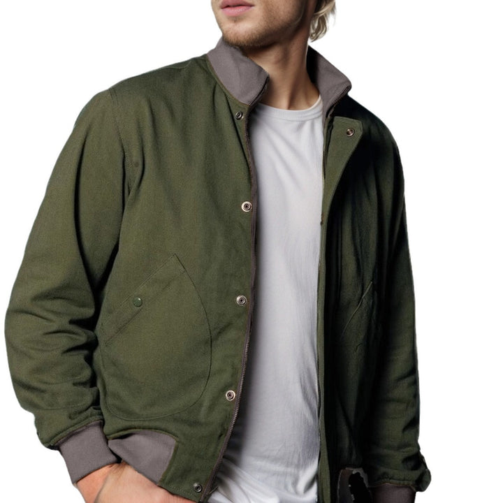 Men's short jacket in urban outdoor style with stand-up collar, snap button placket, and ribbed cuffs Mune Fashion