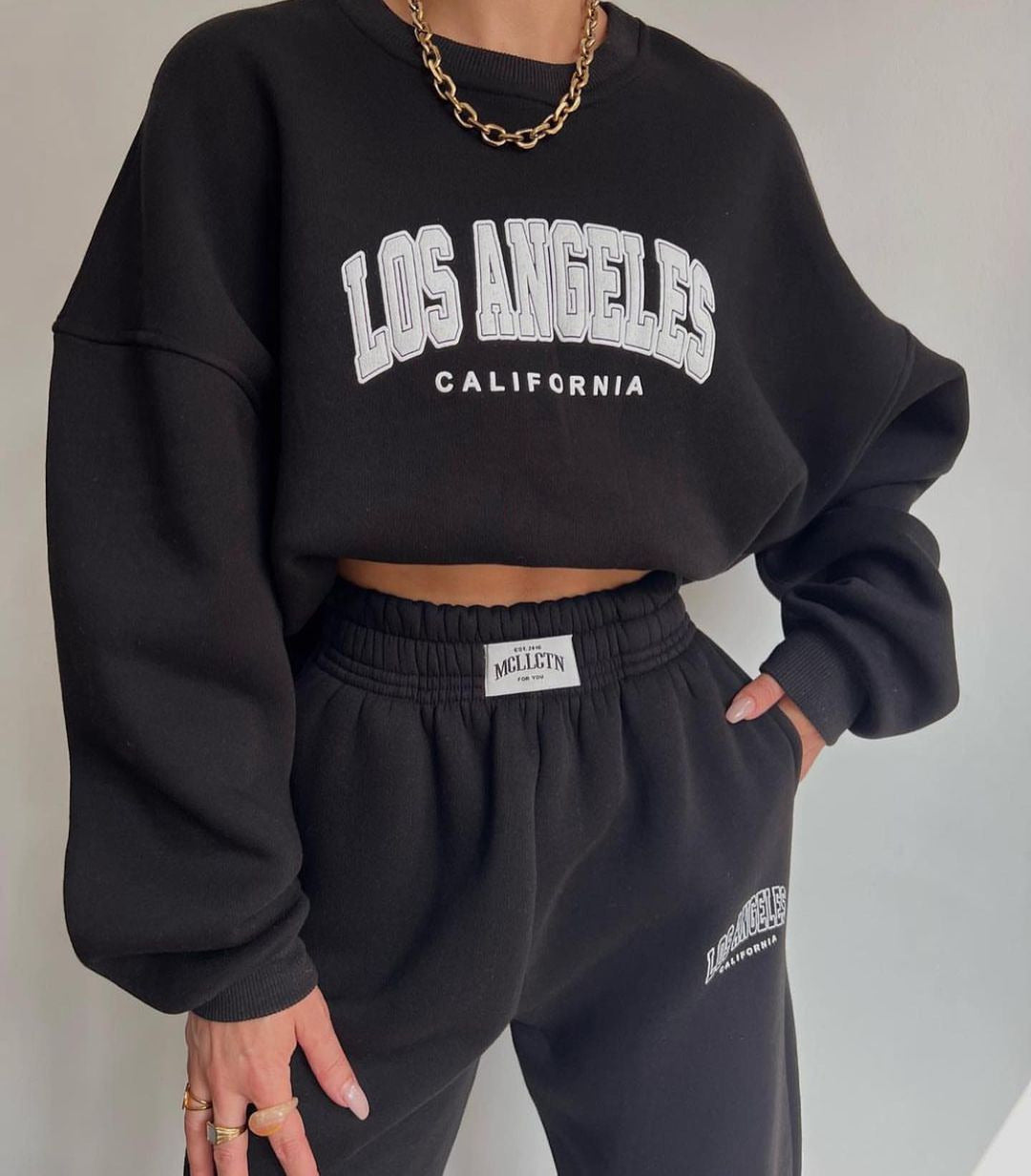 Women Oversized Lounge Set made of cotton fleece with college embroidery and relaxed joggers Mune Fashion