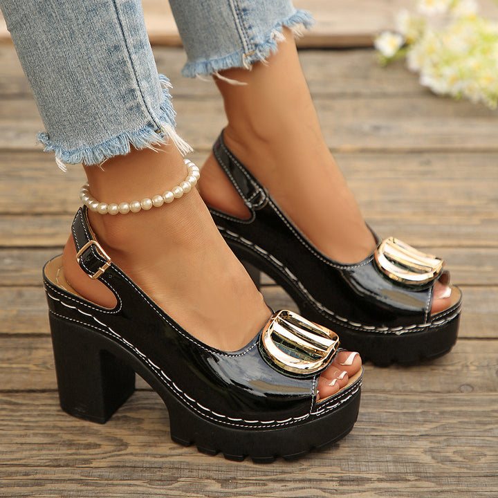 Women's plateau slingback sandals with glossy patent finish, gold decorative plate and profiled lug sole system Mune Fashion