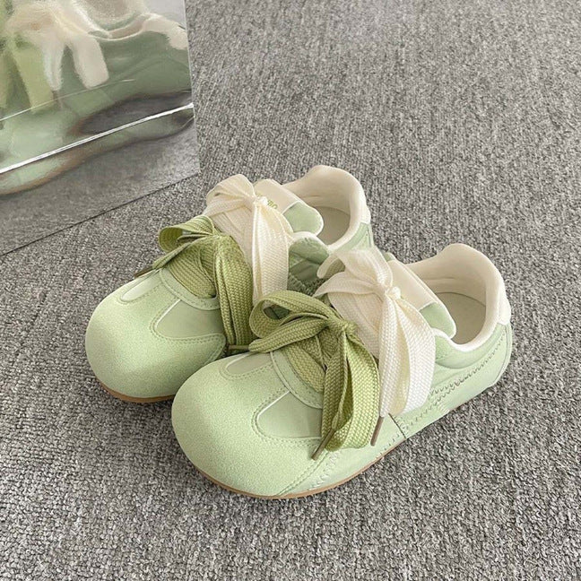 Women's fashionable sneakers with particularly soft upper material and adjustable Velcro closure Mune Fashion