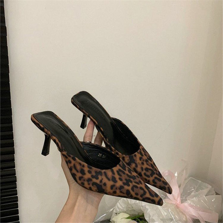 Women's pointed-toe mule with low kitten heel and backless design Mune Fashion