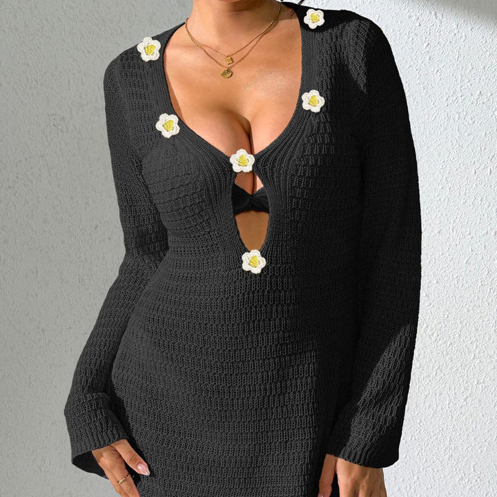 Women's casual beach dress with decorative V-neckline and floral appliqués Mune Fashion