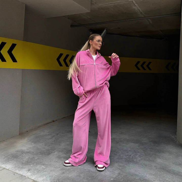 Women's Sporty Oversized Fleece Jacket with Diagonal Zipper Look and Wide Cut High-Waist Jogging Pants Mune Fashion