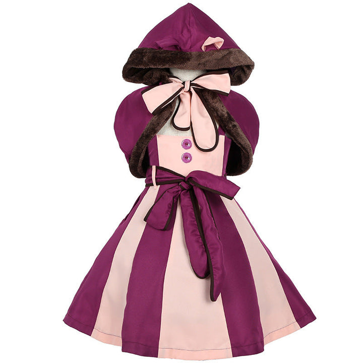 Girl costume with hooded cape and playfully designed details Mune Fashion