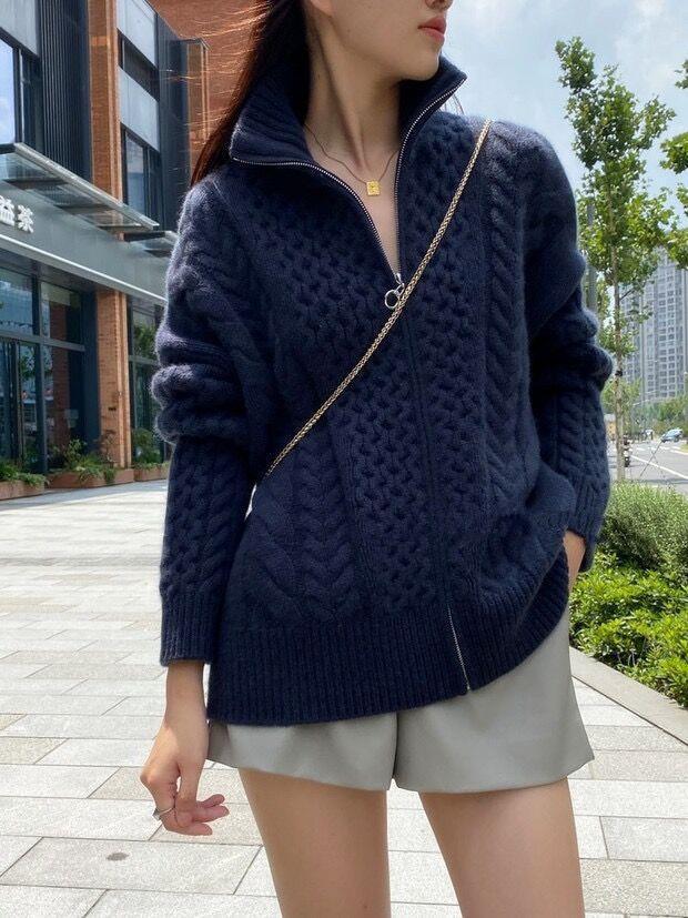 Women's cable knit cardigan with zipper and high ribbed collar Mune Fashion