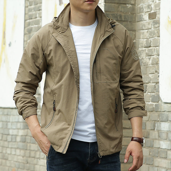 Men's lightweight water-repellent hooded jacket with zippered pockets and elastic cuffs Mune Fashion