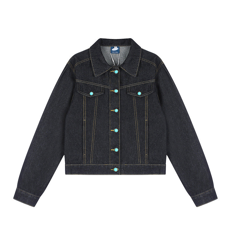 Women's short-cut denim jacket in trucker style with decorative buttons and contrast stitching Mune Fashion