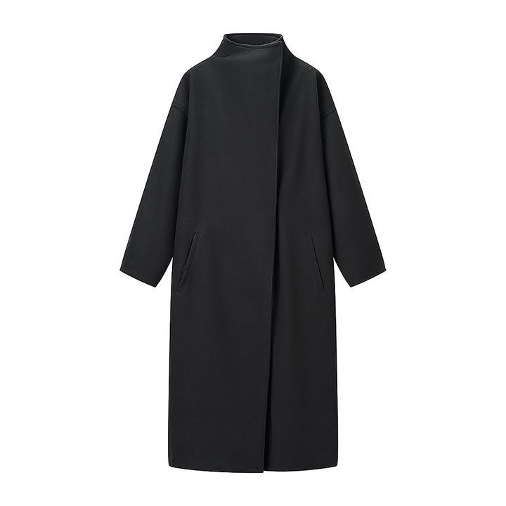 Ladies coat in minimalist midi cut with stand-up collar and concealed button placket Mune Fashion