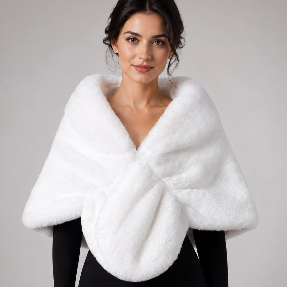 Women Elegant Faux Fur Stole in Capelet Cut Mune Fashion