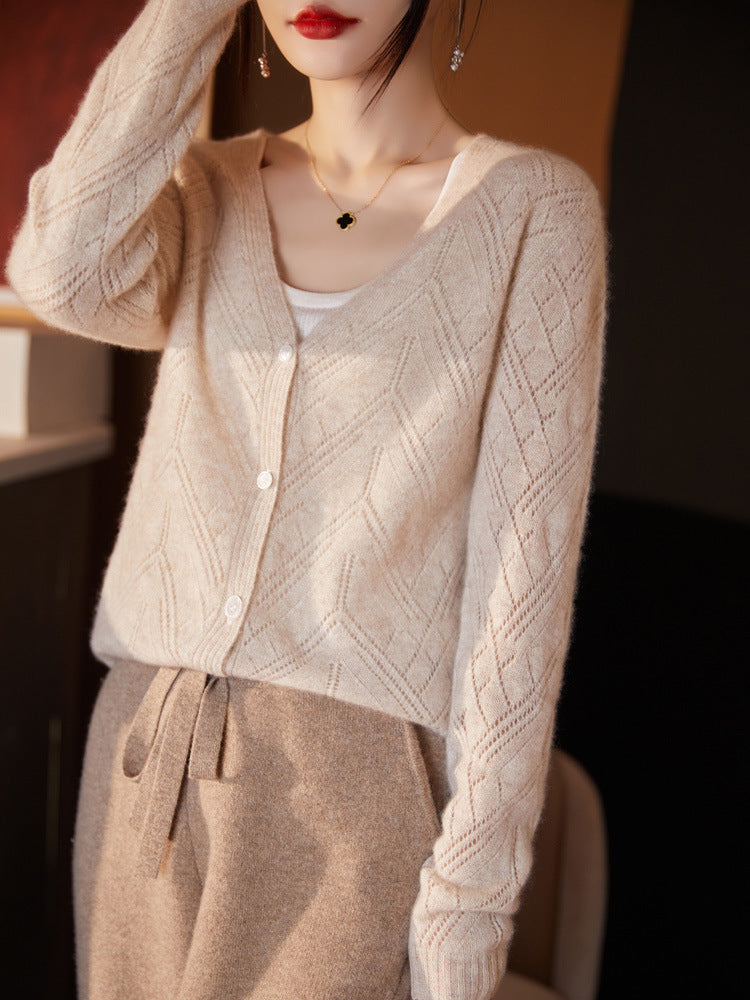 Women's Light Openwork Cardigan with Geometric Hole Structure and Boxy Short Form Mune Fashion