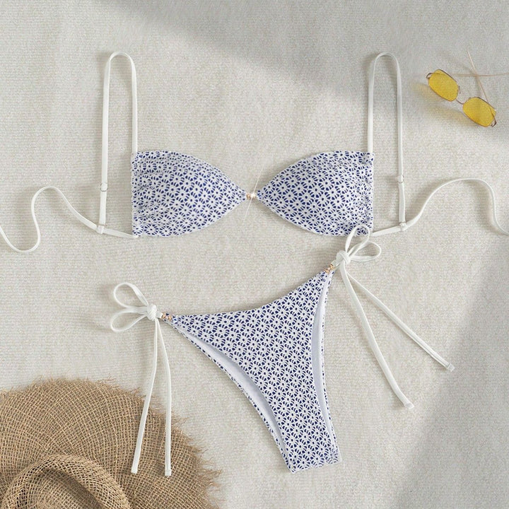 Ladies triangle bikini with playful flower print Mune Fashion