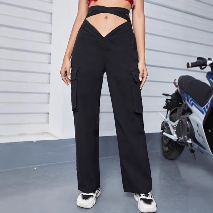 Women's utilitarian cargo pants with V-shaped waistband, wide leg, and cargo pockets Mune Fashion