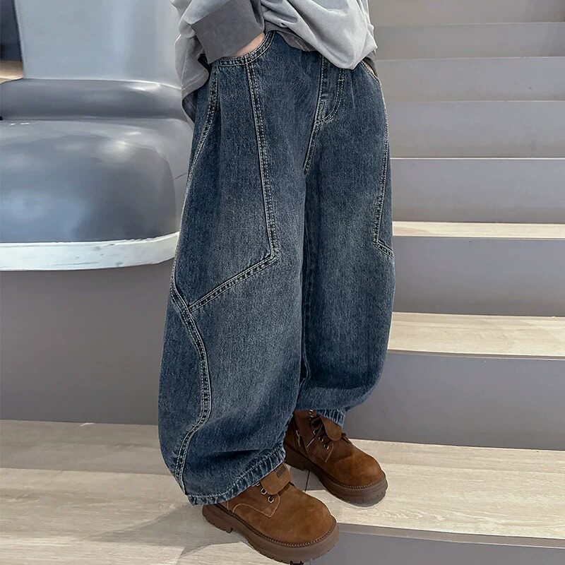 Ladies wide jeans pants with unique cut Mune Fashion
