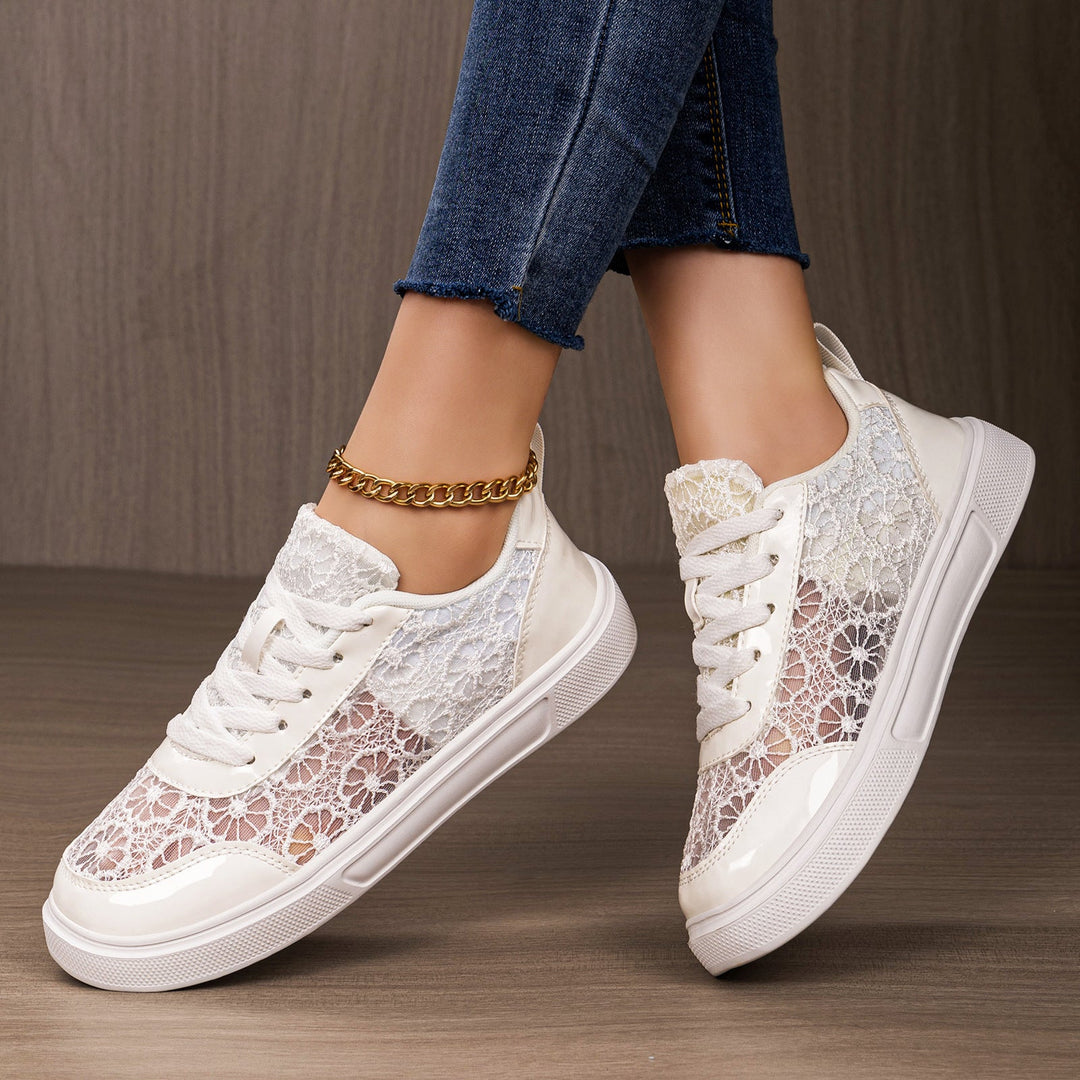 Women's sneakers with filigree pointed design and cushioned sole Mune Fashion