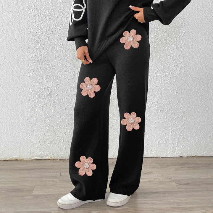 Women's loose knit pants with floral appliqués Mune Fashion