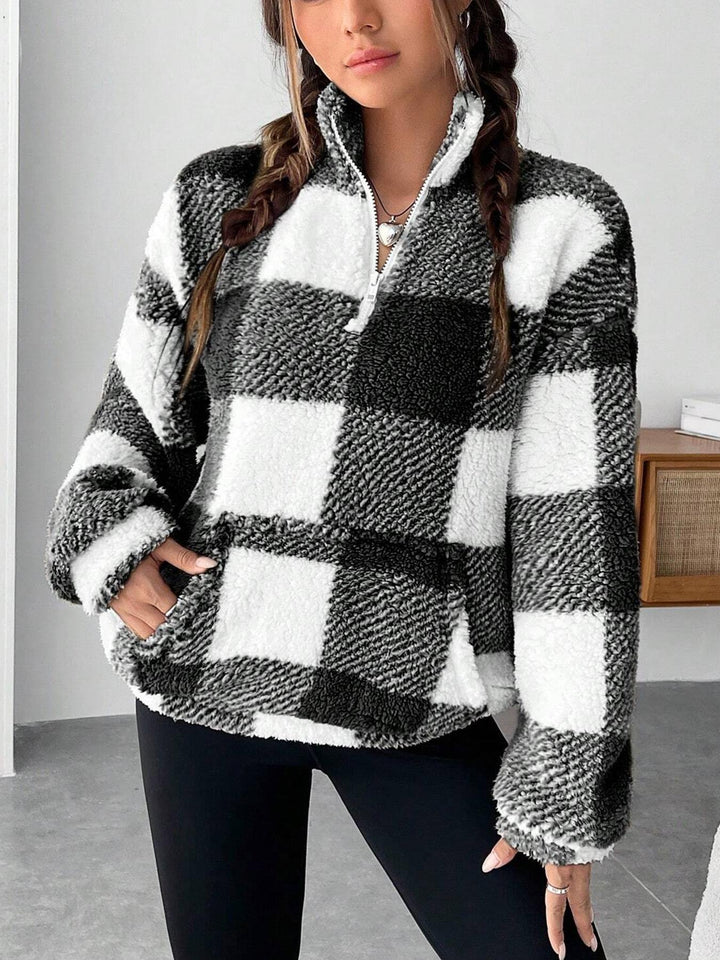 Women's cozy Sherpa pullover with stand-up collar, half-zip and kangaroo pocket Mune Fashion