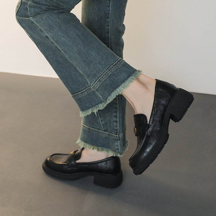 Women's chunky loafers made of smooth leather with emblem appliqué and profiled block sole Mune Fashion