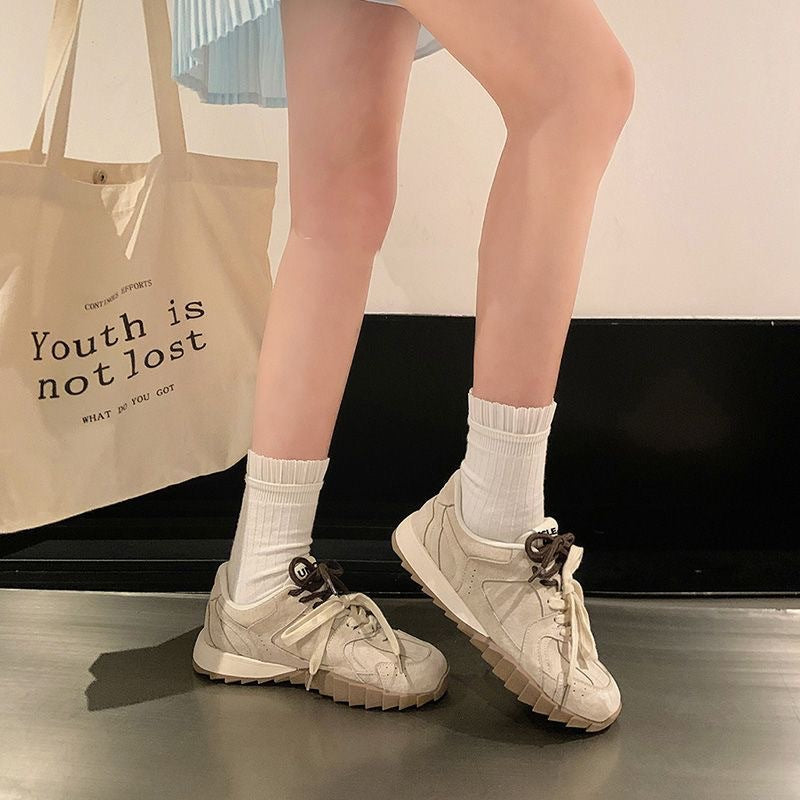 Women's sneakers in modern design with cushioned sole Mune Fashion