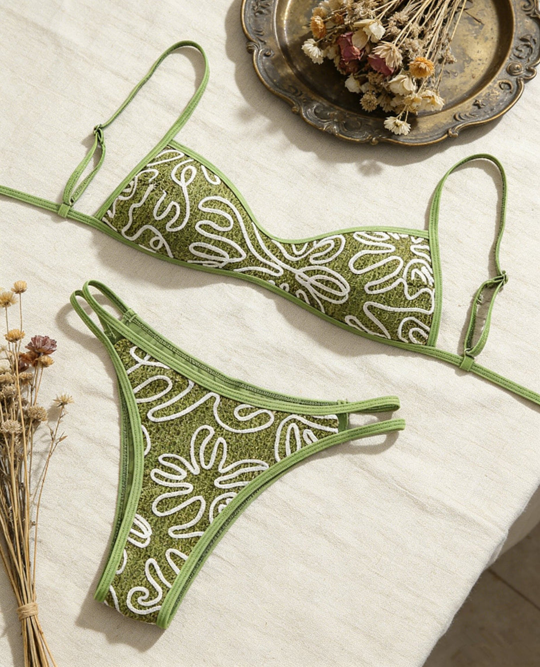 Women's triangle bikini with trendy embroidery pattern Mune Fashion