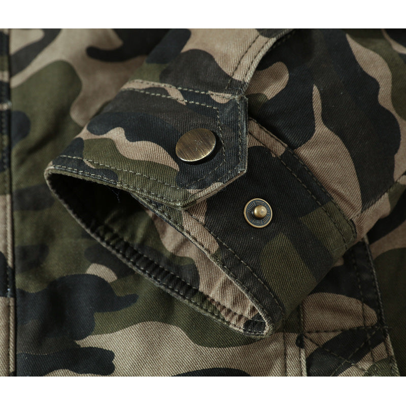 Men's field jacket in camouflage pattern with teddy fleece lining, multiple pockets and shoulder epaulets Mune Fashion
