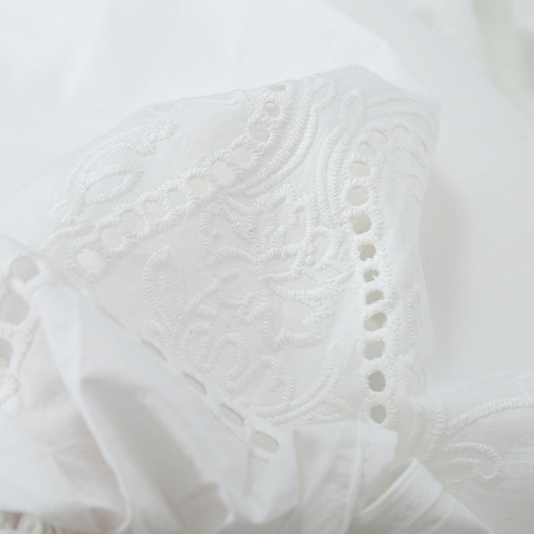 Women's blouse with V-neckline, broderie embroidery, and voluminous puff sleeves Mune Fashion