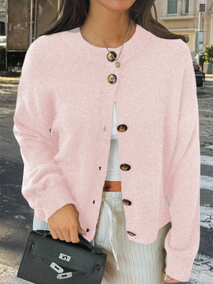 Women's cozy cardigan with oversized cut and horn-look buttons Mune Fashion