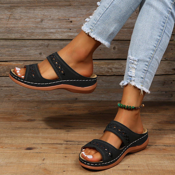 Women's comfort sandals with double strap, embroidery and padded footbed Mune Fashion